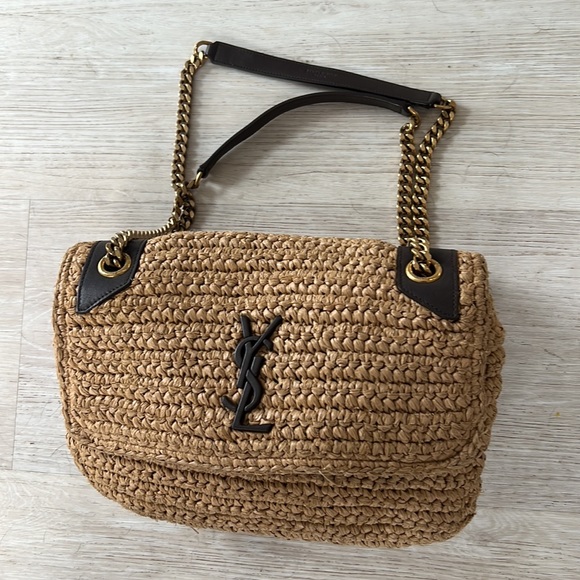 Sold! Sold!📍 - Picture 7 of 12